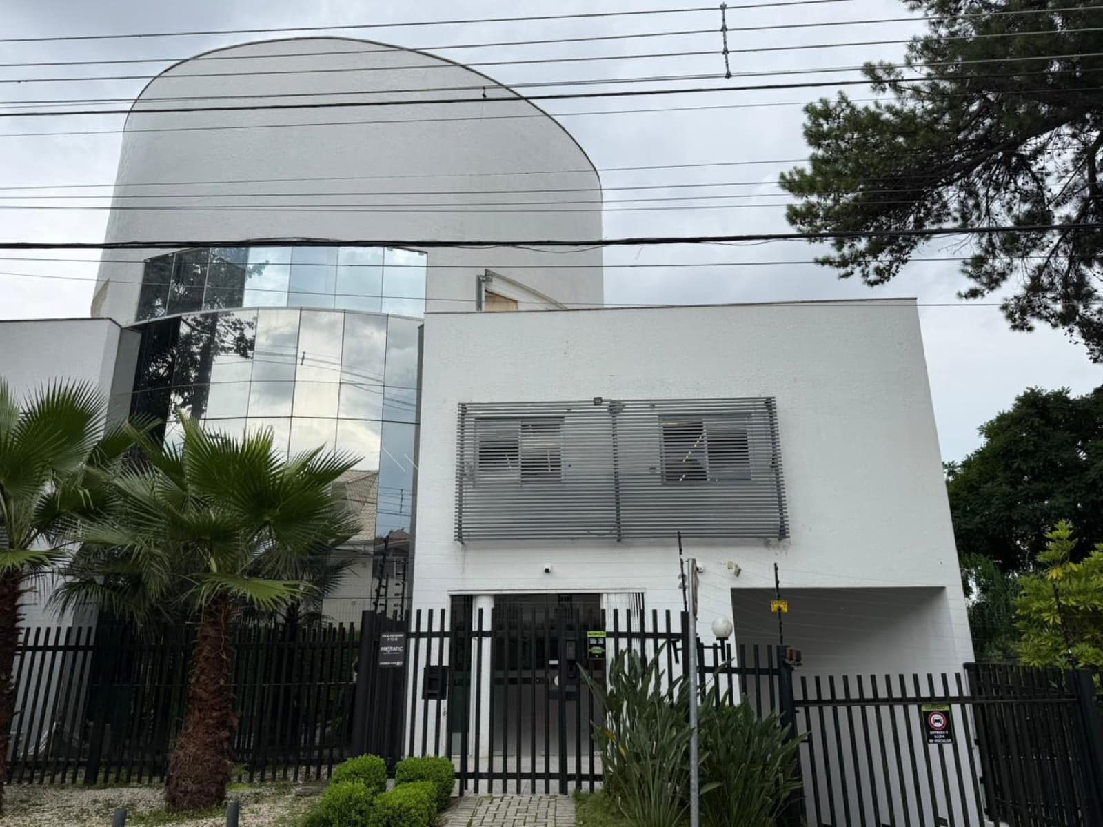 Fachada da unidade Brains Parque Barigui, no Bigorrilho, em Curitiba