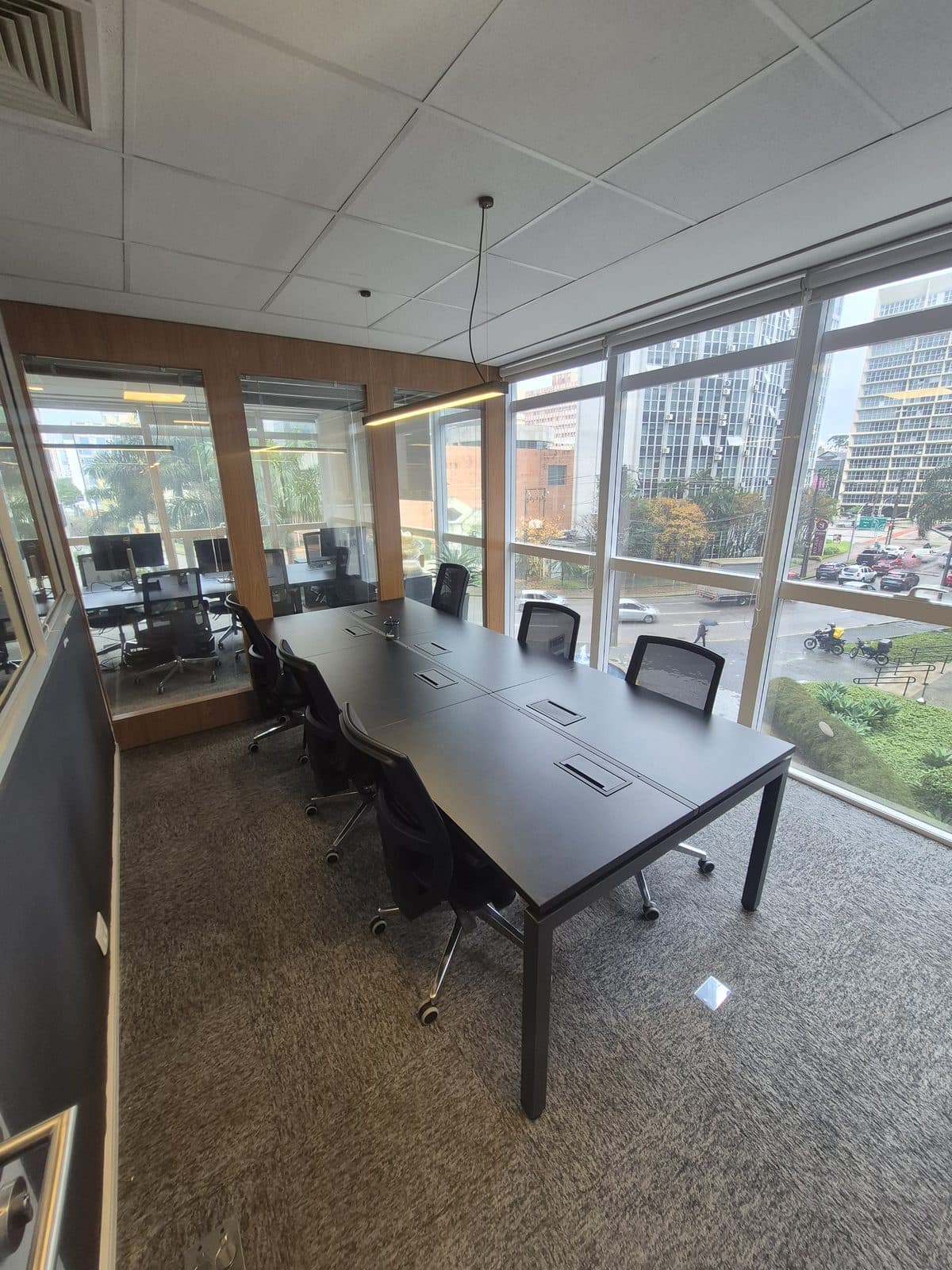Sala privativa para equipe no Brains Centro Cívico, em Curitiba